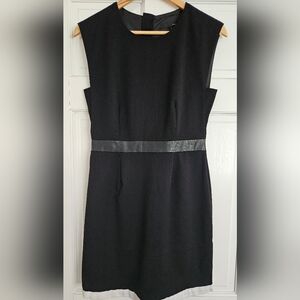 Harve Bernard sz 2 lined black Sheath dress w/ bright white